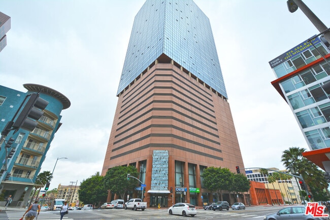 Building Photo - 1100 Wilshire Blvd