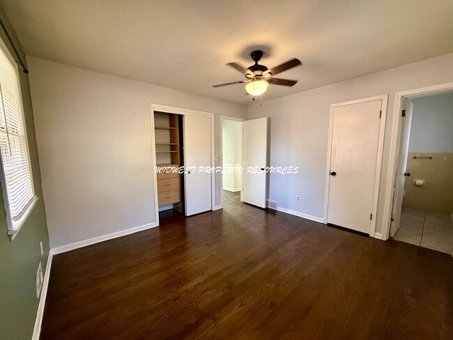 Building Photo - 4 Bedroom Home Near Downtown Lee’s Summit