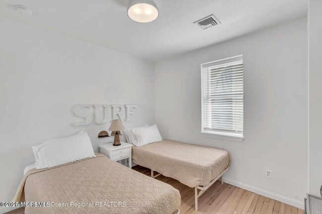 Building Photo - 638A Redmond Ave