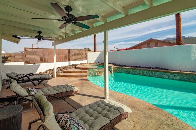 Building Photo - 54200 Avenida Madero