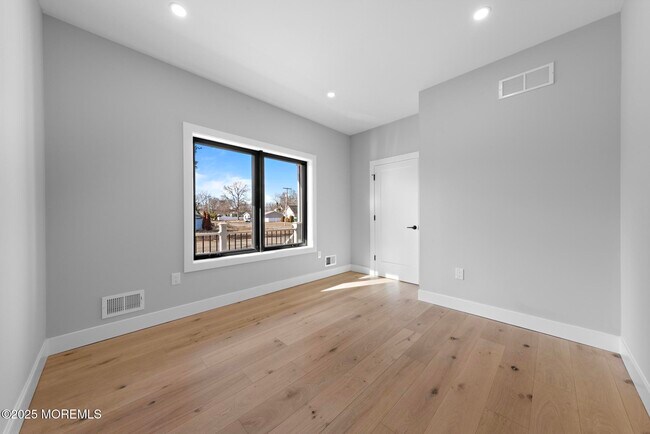Building Photo - 239 Berkeley Dr