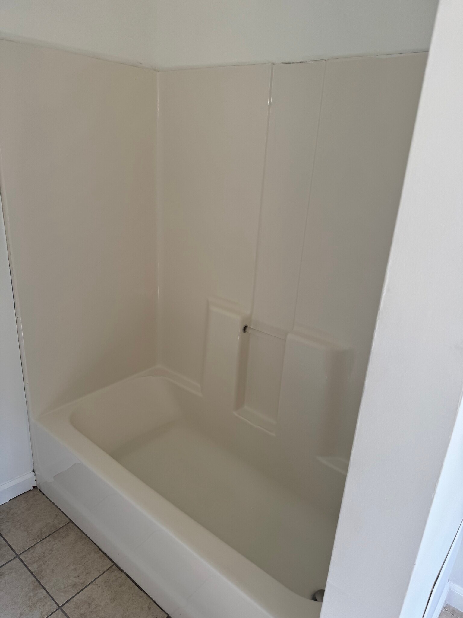 Bathtroom - 3022 Perrysville Ave