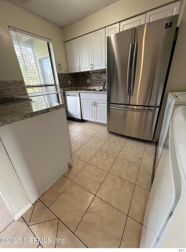 Building Photo - 10200 Belle Rive Blvd
