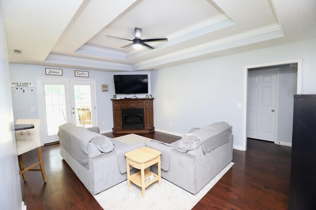 Building Photo - 4370 Excursion Dr