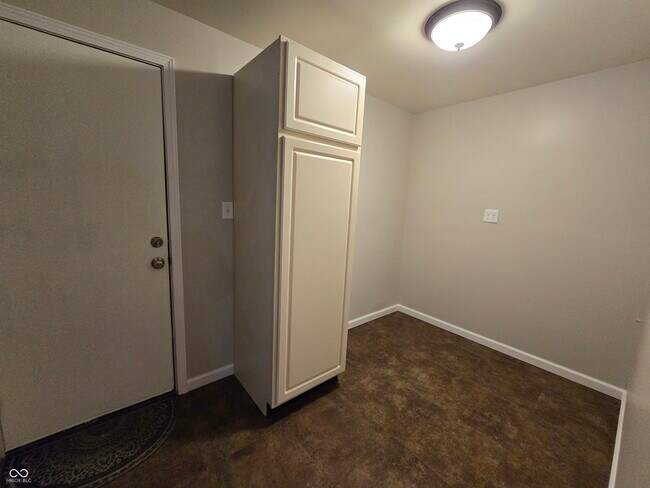 Building Photo - 7620 Snowflake Dr