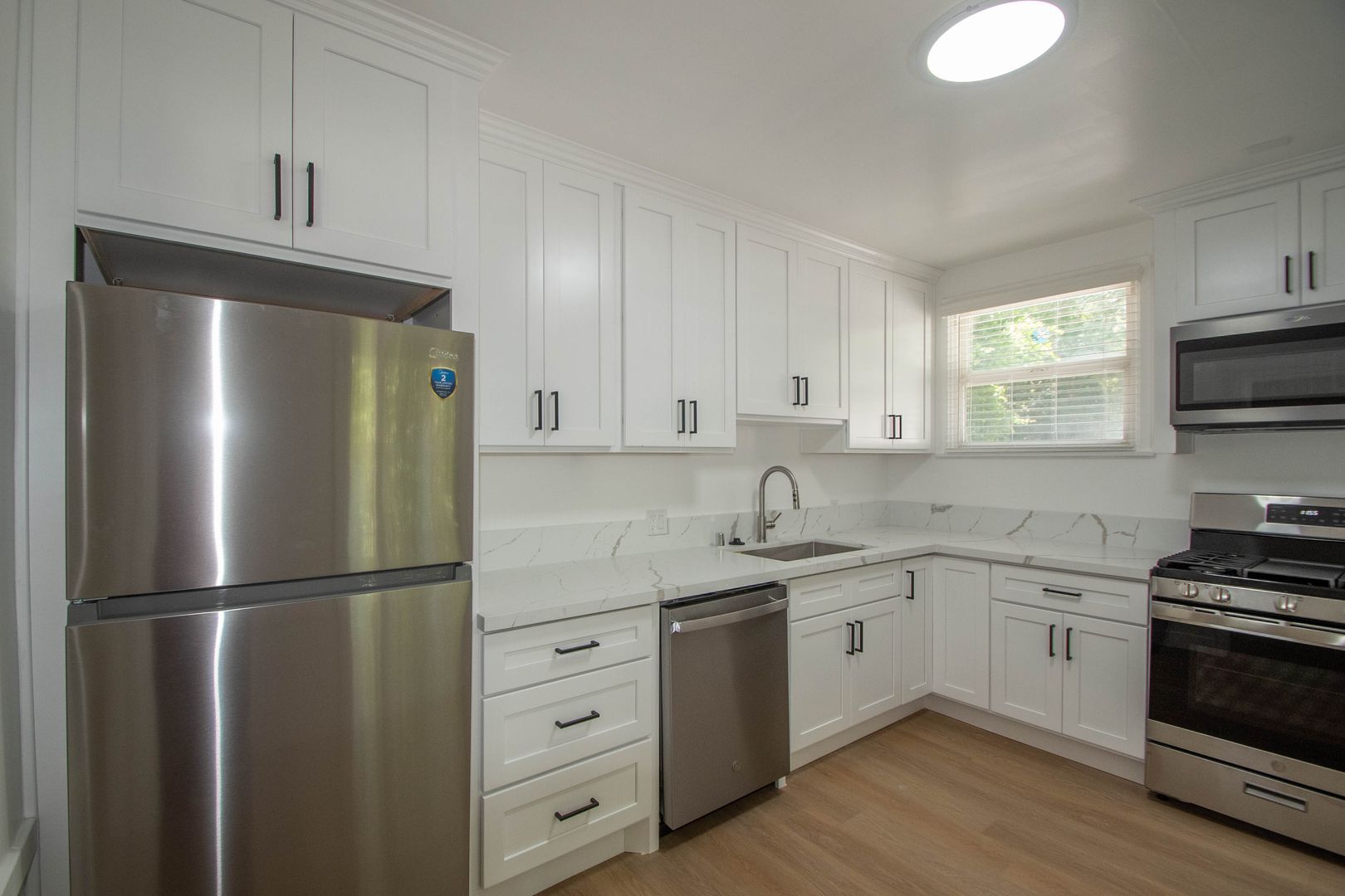 Building Photo - 14437 Dickens St
