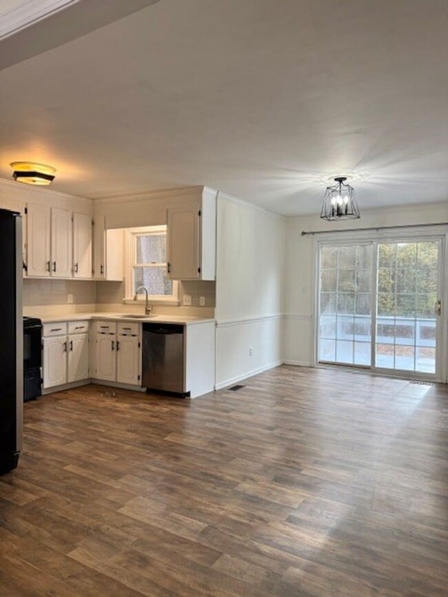 Building Photo - 107 Clairmont Rd NE