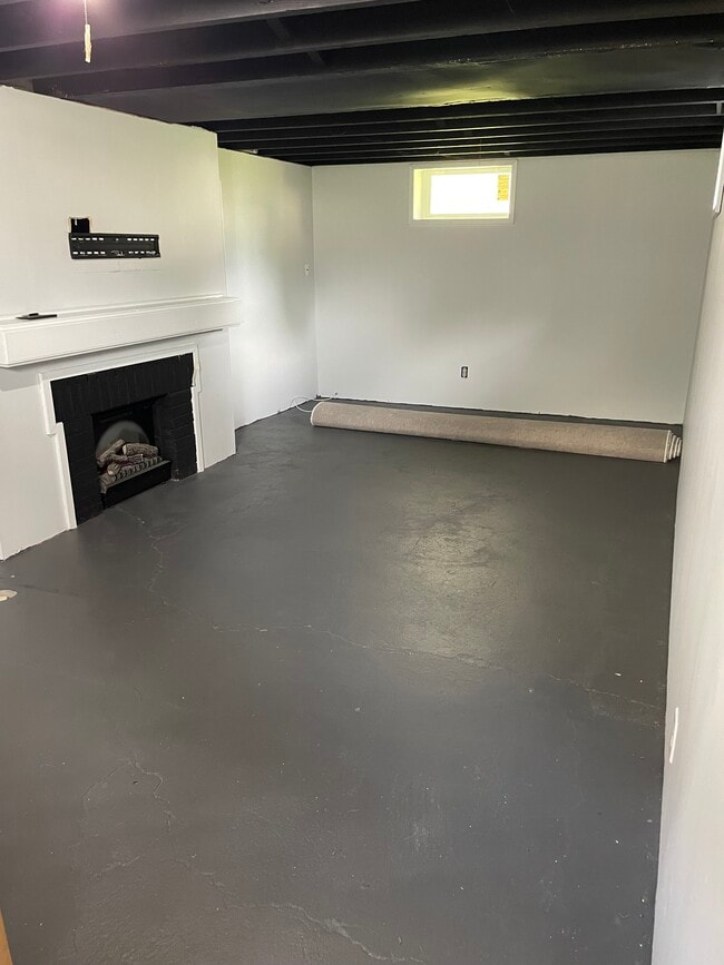 Building Photo - 2524 Oakwood Ave