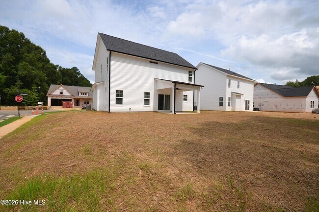 Building Photo - 388 Atwood Dr