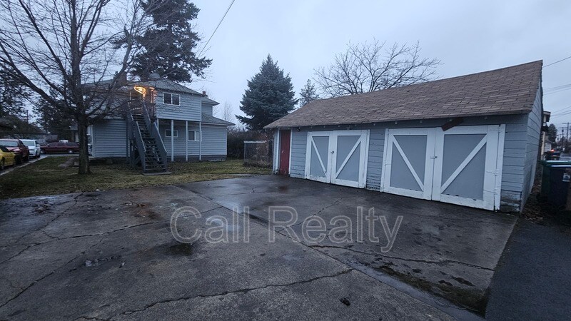 Building Photo - 714 W Kiernan Ave