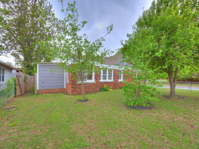 Building Photo - 2112 N Drexel Blvd