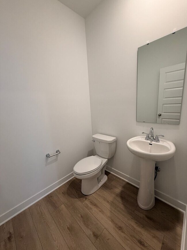 Building Photo - 936 Shadow Dr