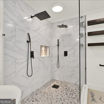 Building Photo - 3270 Brookview Dr