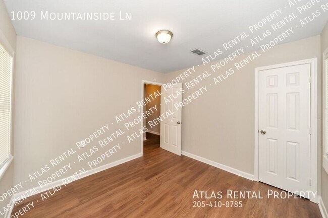 Building Photo - 1009 Mountainside Ln