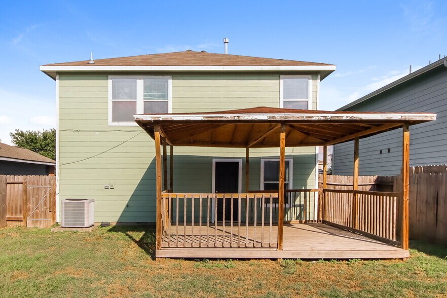 Building Photo - 21243 Linden House Ct