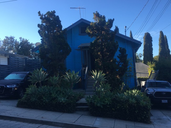 Building Photo - 2284 Cove Ave