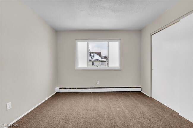 Building Photo - 1415 Wyandotte Ave