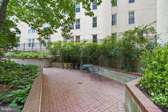 Building Photo - 1441 Rhode Island Ave NW