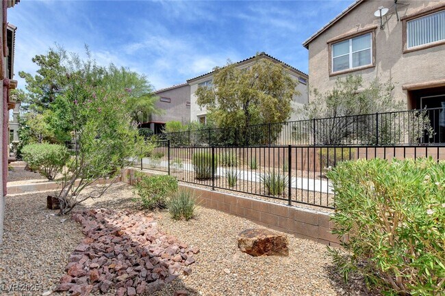 Building Photo - 8792 Parsons Ridge Ave