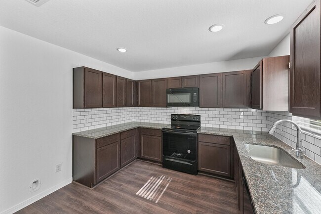 Building Photo - 771 Plum Tree Cir