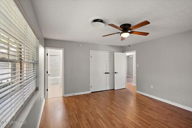 Building Photo - 36 Pebble Hill Dr