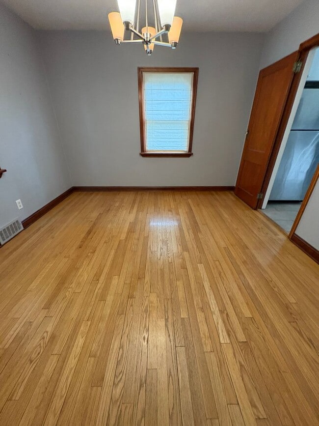 Building Photo - 3 Bedroom 1 Bath Single Family Home