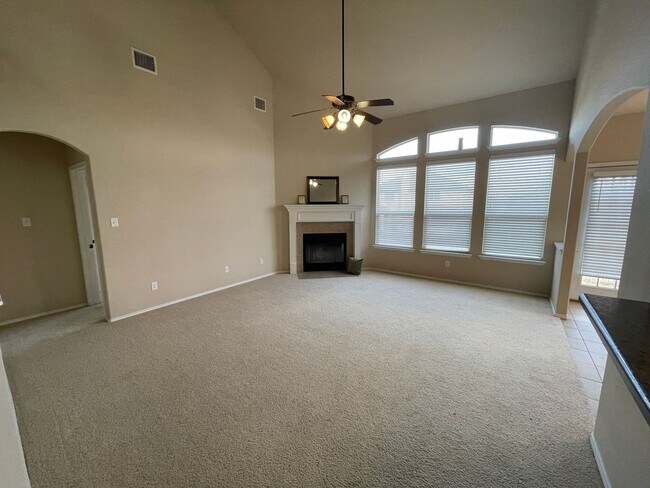 Building Photo - 6704 Golden Oak Ln