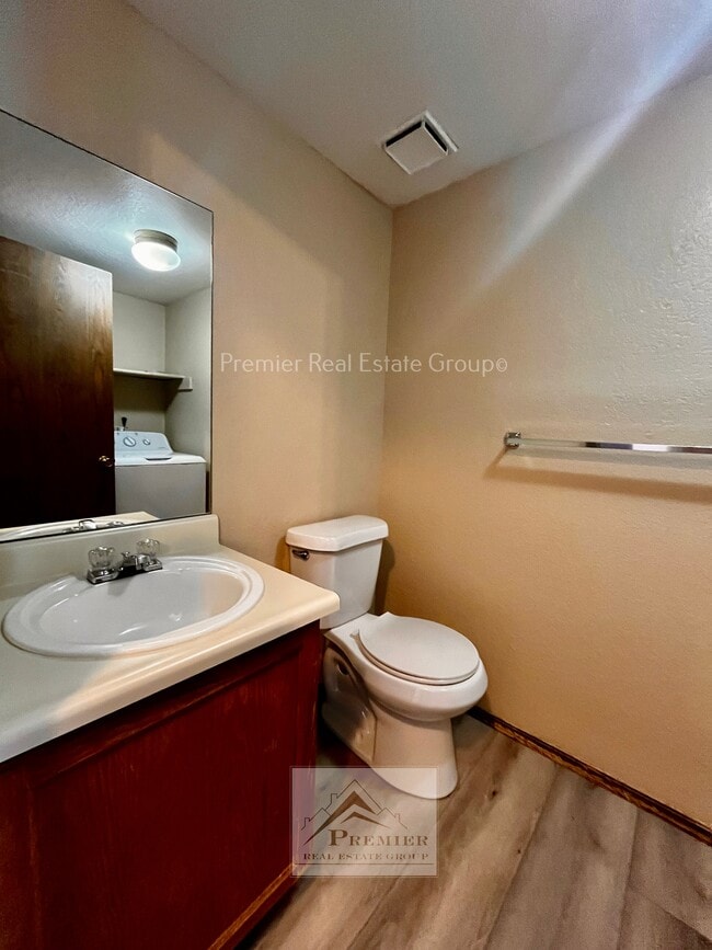 Building Photo - 2126 Boston Terrace