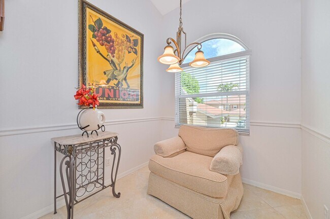 Building Photo - NOW AVAILABLE - Gorgeous Condo in Huntington Lakes!