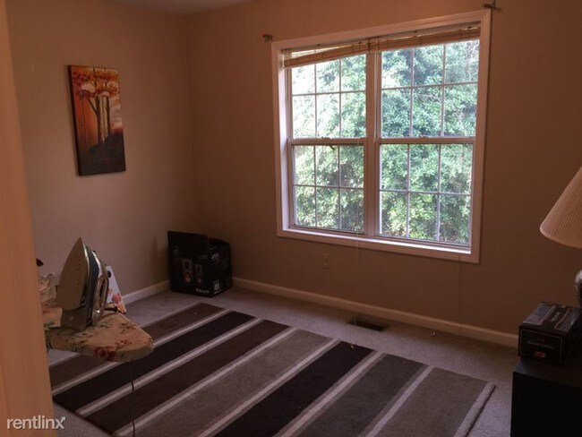 Building Photo - 2 br, 1.5 bath Condo - 162 Oxbo Rd
