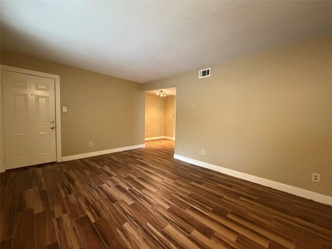 Building Photo - 1901 Brun St