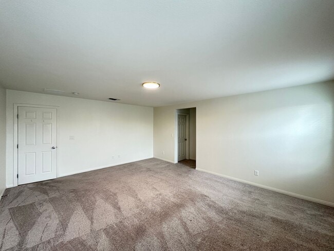 Building Photo - Tarim