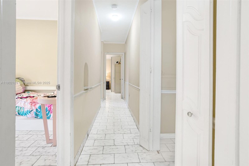 Building Photo - 600 SW 25th Rd