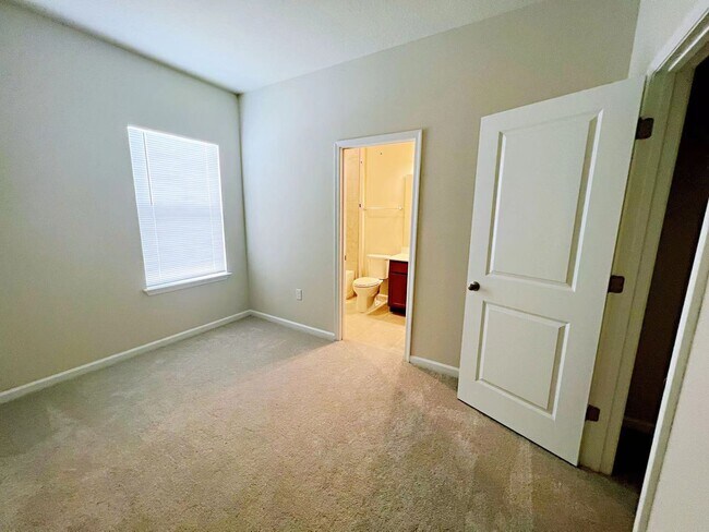 Building Photo - Awesome house for rent in St Cloud Area