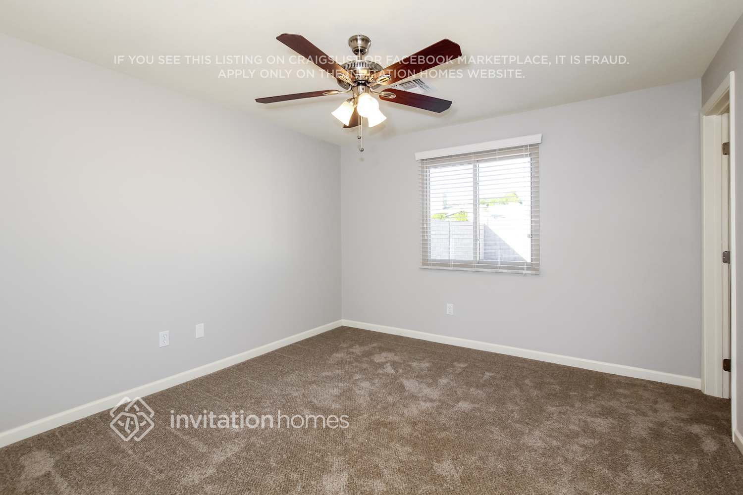 Building Photo - 3922 E Emile Zola Ave