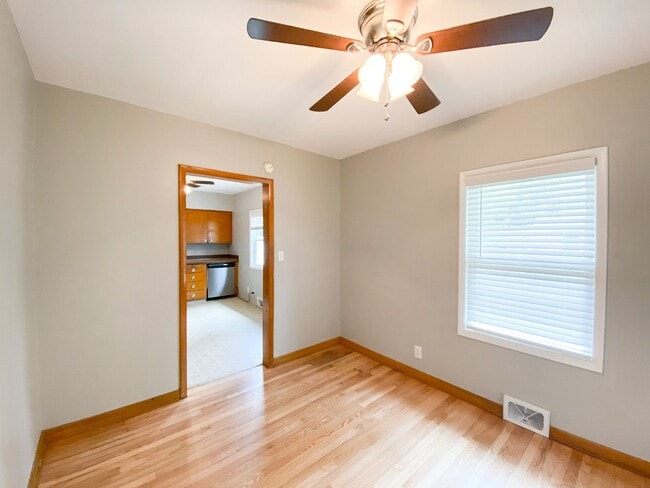 Building Photo - 3 Bedroom House for Rent!