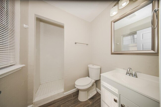 Building Photo - 8512 NW 86th St