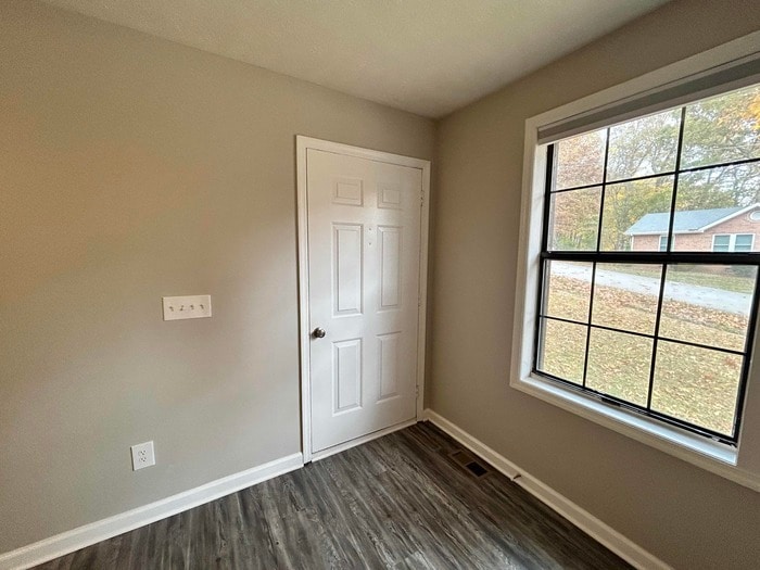 Building Photo - 1008 Tyree Ct S