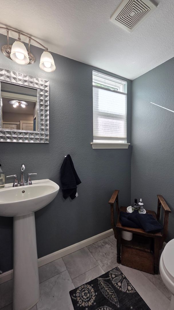 Building Photo - Beautiful 4 Bedroom 3.5 Bath Home - Longmont!