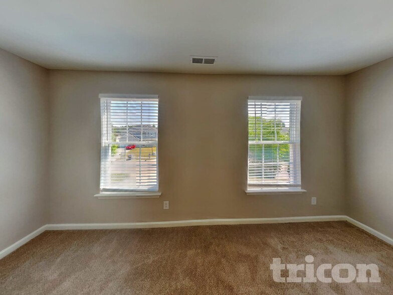 Building Photo - 1104 Braemar Highland Dr