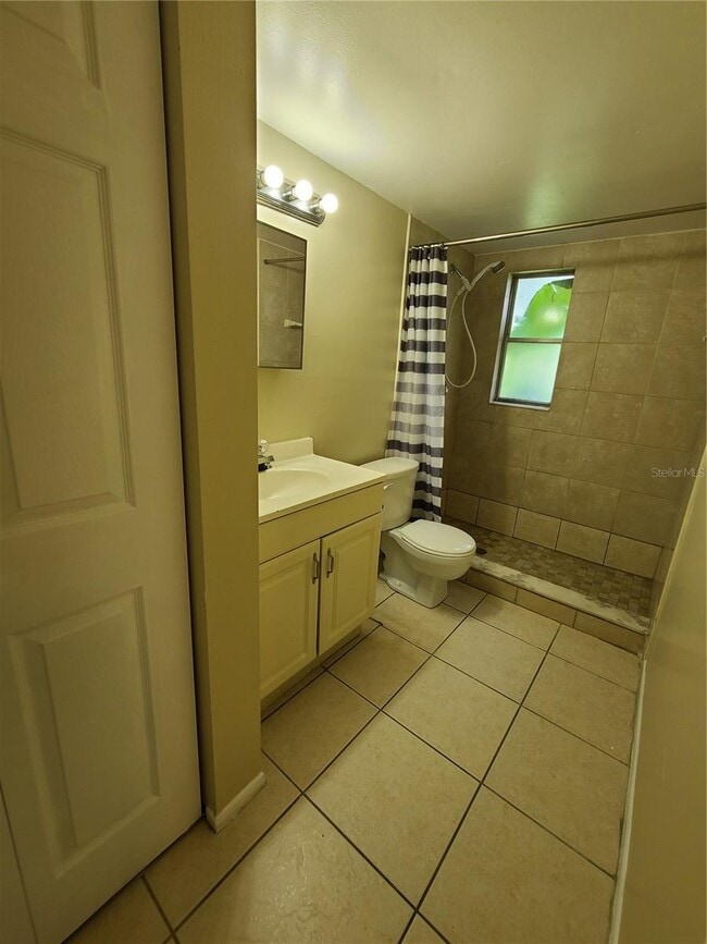 Building Photo - 1916 Honour Rd