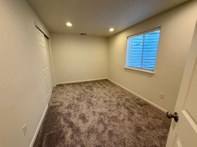 Building Photo - 3302 68th Ave Ct