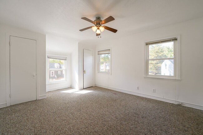 Building Photo - 2 br, 1 bath House - 127 S. ARBOR PARK