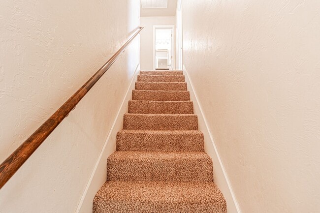 Building Photo - Buena Vida awaits for you!