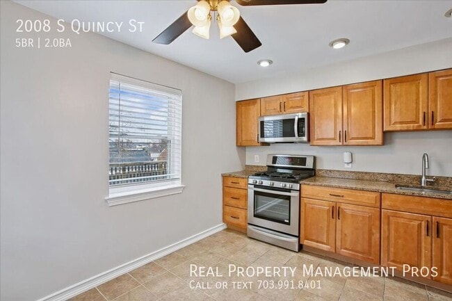 Building Photo - 2008 S Quincy St