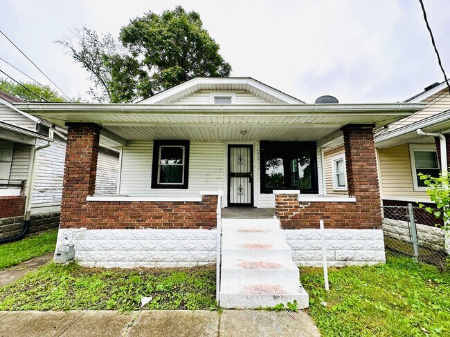 Primary Photo - Updated 2BR house in Portland with unfinis...