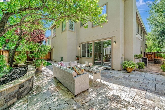 Building Photo - 260 Abigail Cir