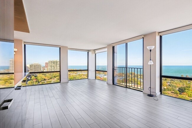 Building Photo - 345 W Fullerton Pkwy