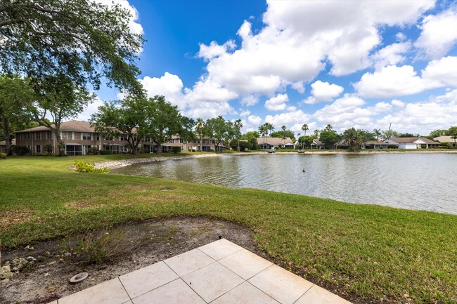 Building Photo - 6670 Ilex Cir