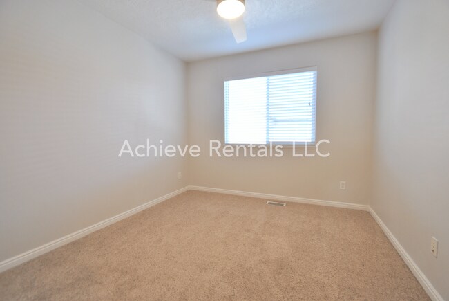 Building Photo - 462 W 1490 N